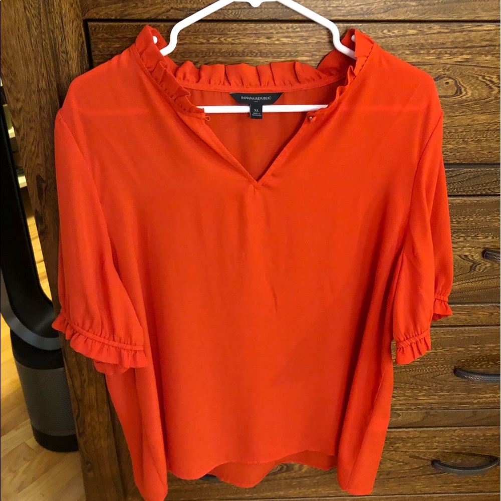 Banana Republic short sleeve blouse. Never worn.